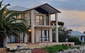 Tulka Waterfront Holiday Home